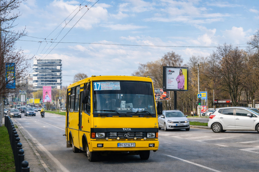 Автобус 17 Львів