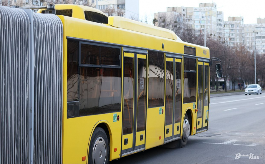 Автобус 2 Київ