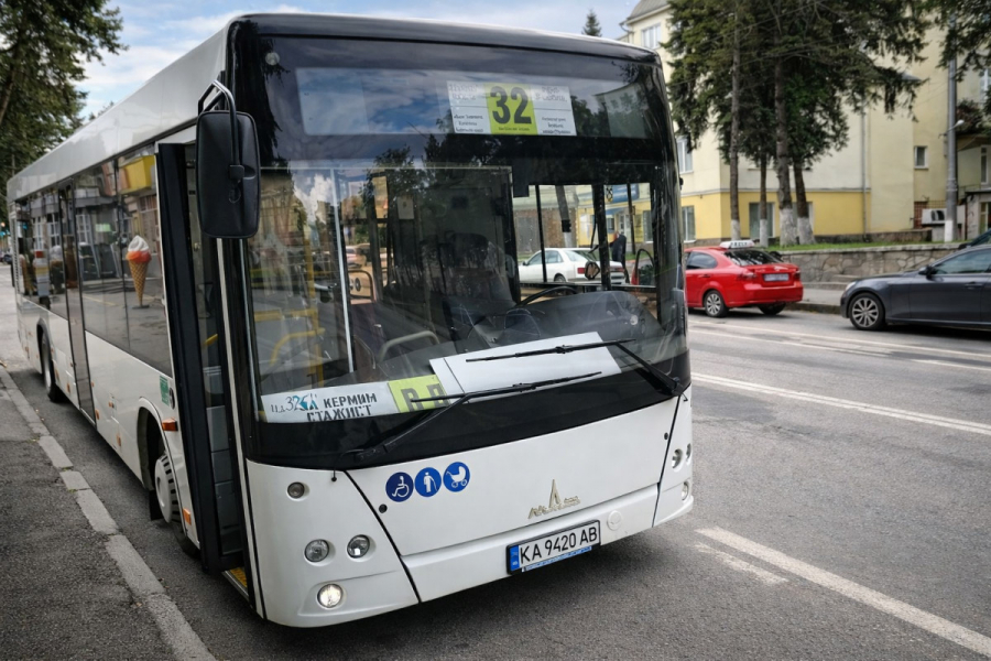 Автобус 32 Львів