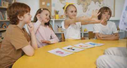 З якого віку вчити дитину англійської?