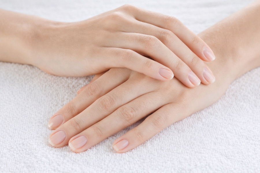 Чому ламаються нігті і як зміцнити нігті