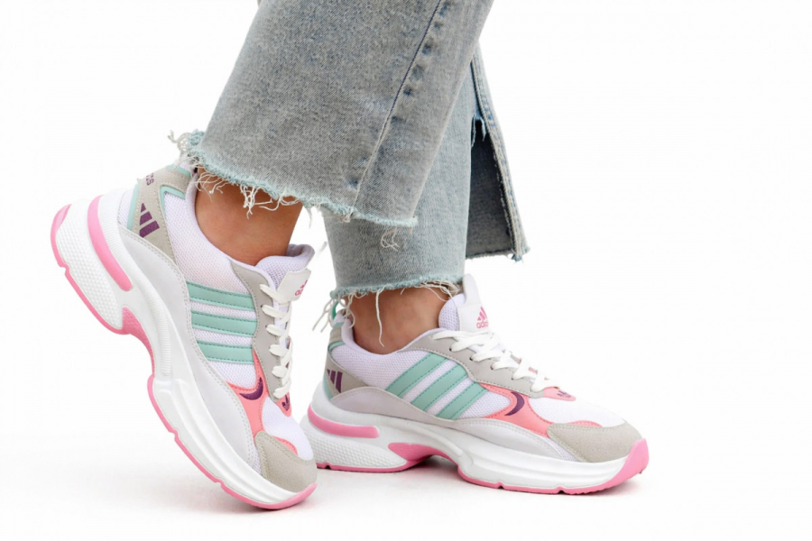 Обирайте жіночі кеди adidas, які змусять серце битися частіше!