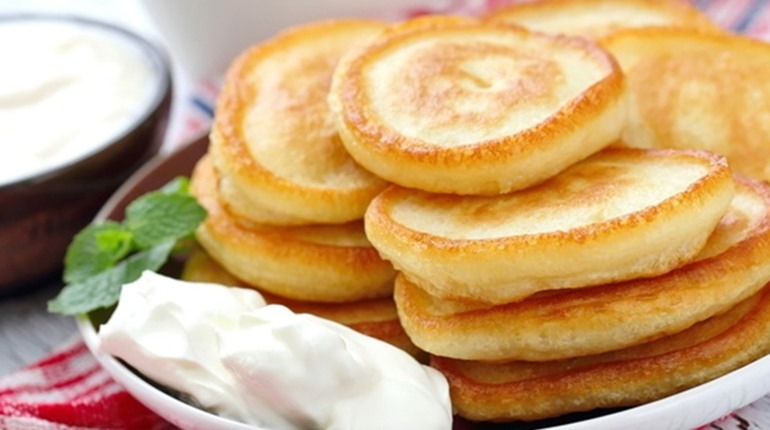 Быстрые сырные оладьи без соды