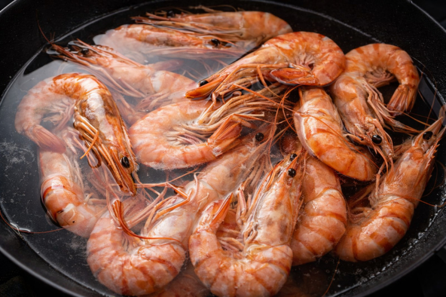 Скільки варити креветки