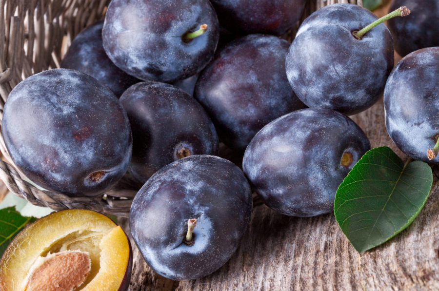 Слива калорійність