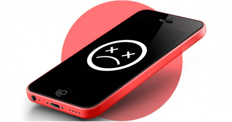 Телефон произвольно выключается, когда уровень заряда батареи составляет 20-30%?