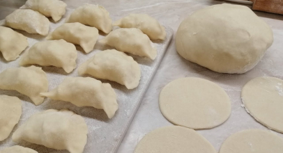 Тісто на вареники м’яке і еластичне Тісто на вареники м’яке і еластичне
