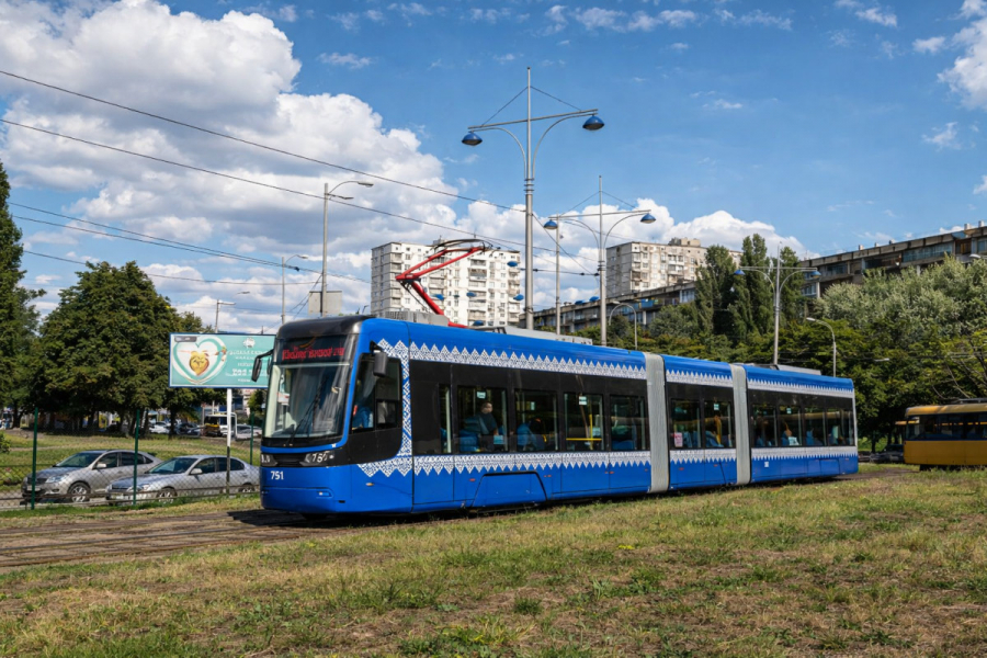 Трамвай 16 Київ