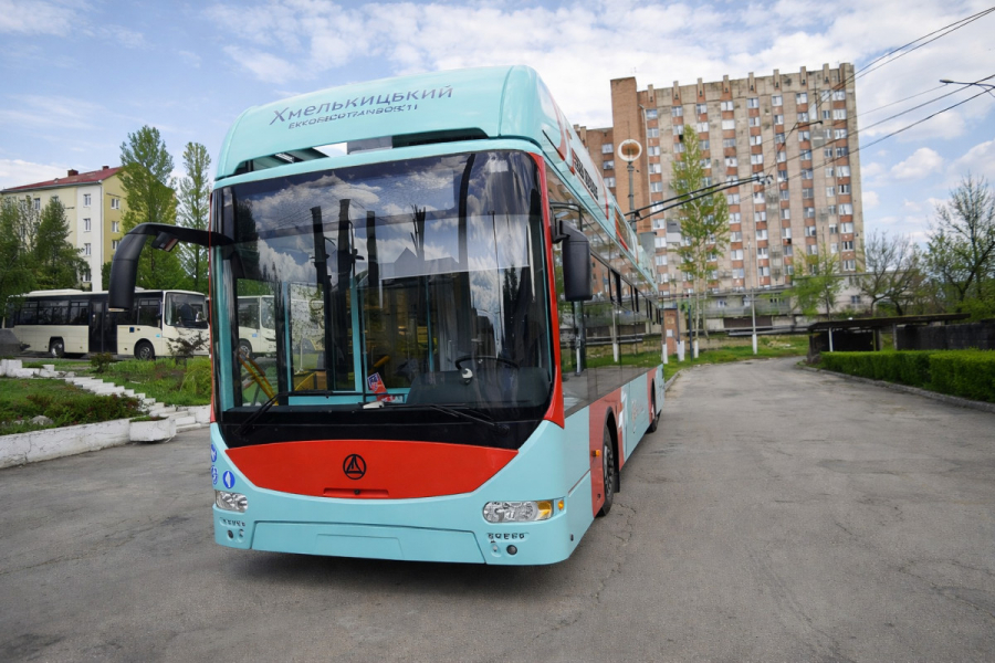 Тролейбус 12 Хмельницький