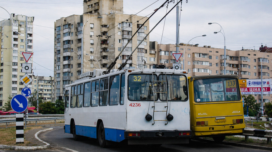Тролейбус 32 Київ