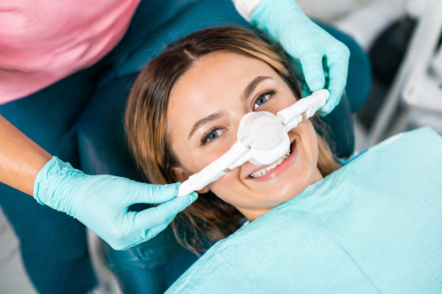 Видалення зуба із седацією: коли цей формат справді полегшує процедуру