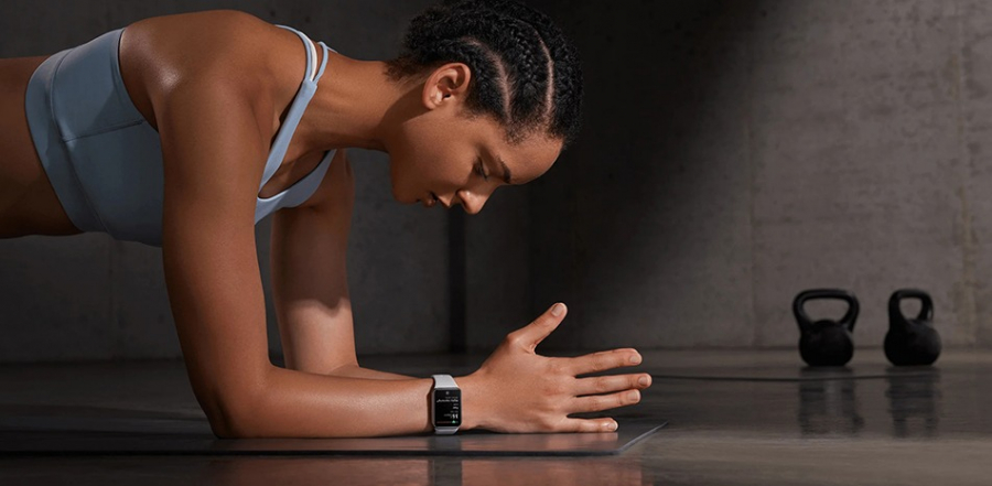 Как фитнес-браслет помогает в тренировках и какой фитнес-трекер выбрать?