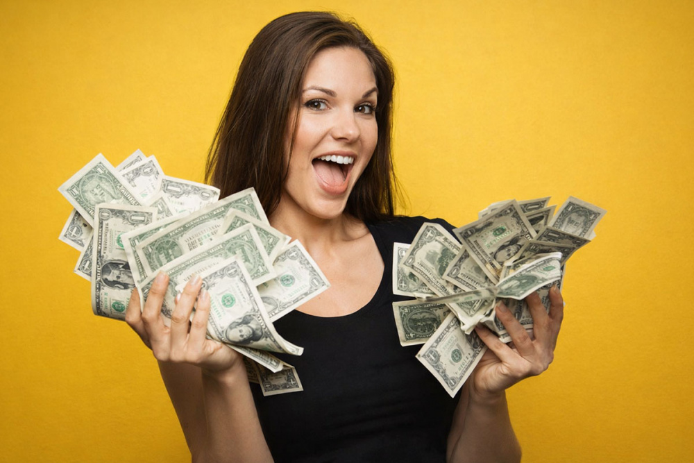 Как женская энергия притягивает деньги?