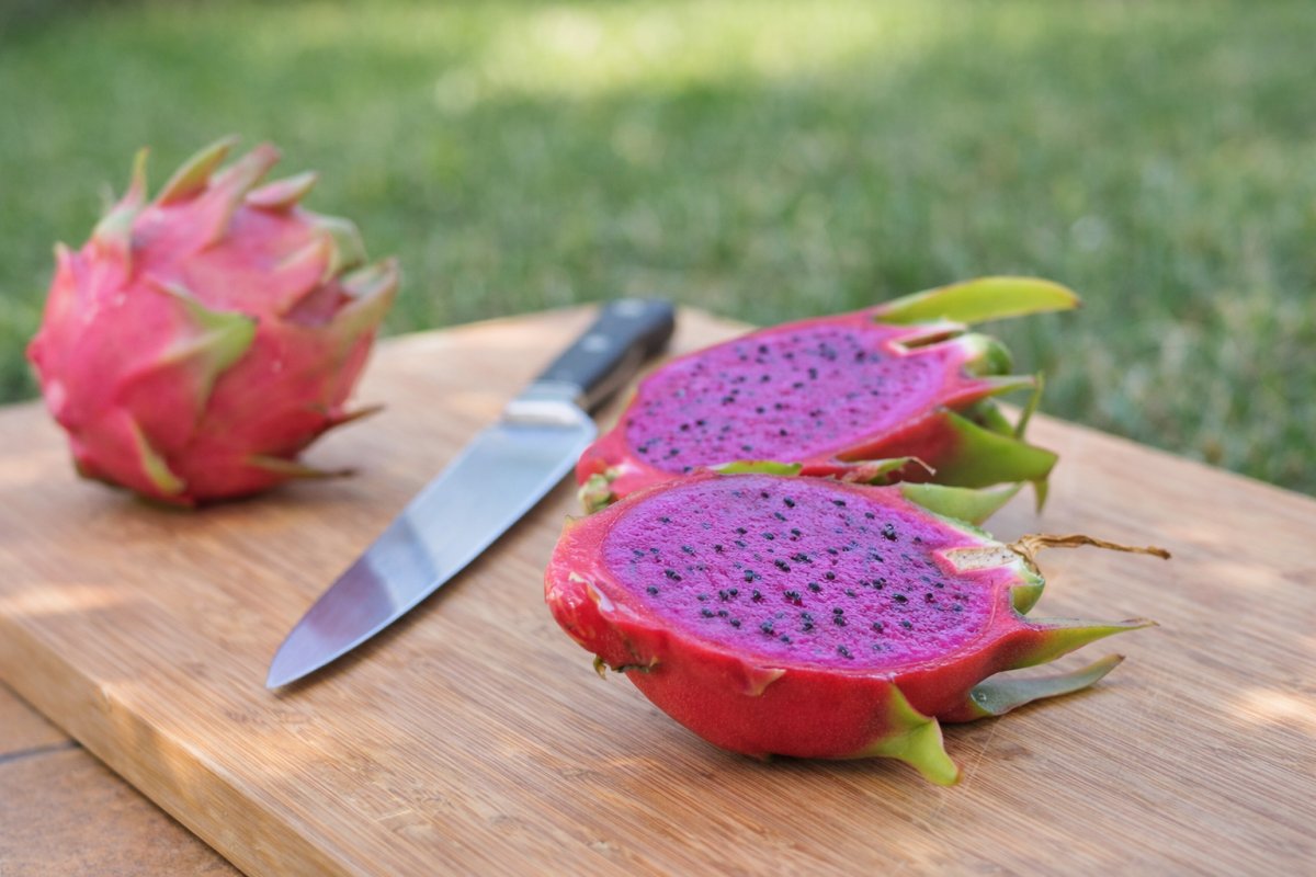 Як правильно чистити пітахайю