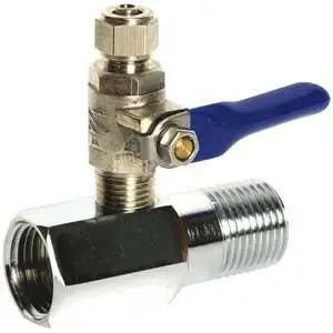 Вріжте трійник у магістраль холодної води